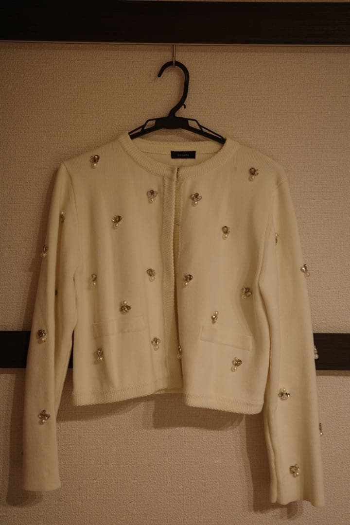 anuans ビジューニットジャケット 美品 ノーカラー アイボリー