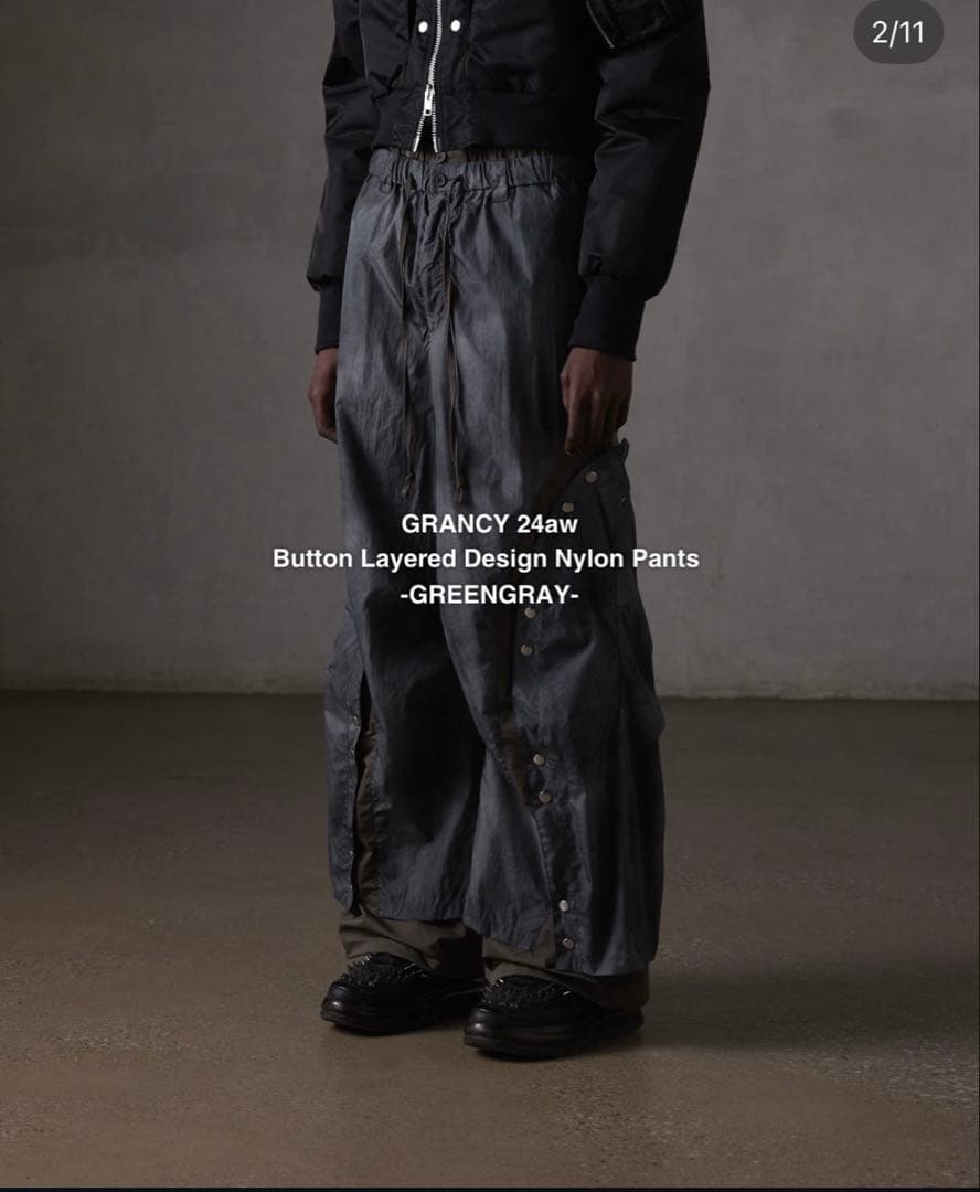 【GRANCY】 ボタンレイヤードデザインナイロンパンツ グレーグリーン M