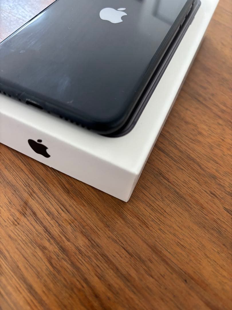 Apple iPhone SE 本体 第3世代 バッテリー86% 美品 売切価格