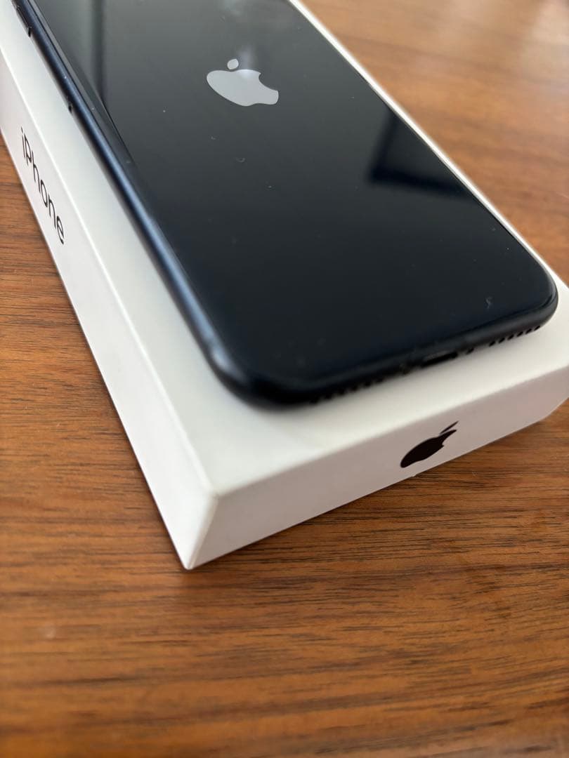 Apple iPhone SE 本体 第3世代 バッテリー86% 美品 売切価格