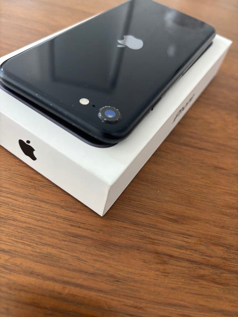 Apple iPhone SE 本体 第3世代 バッテリー86% 美品 売切価格