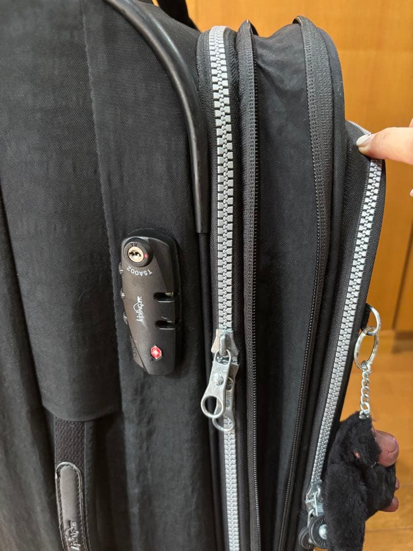 ★お値下げ★Kipling★★最新モデル★TSAロック内蔵★キャリーケース★黒