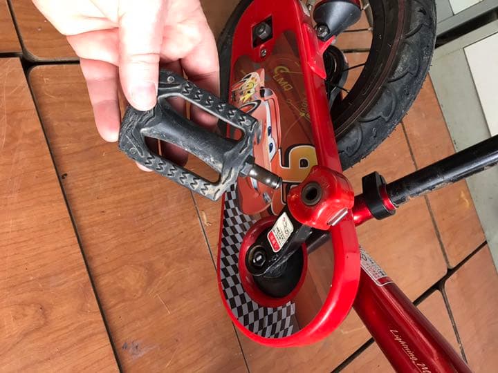 自転車本体 Kids Bike (Cars) Peddle and Balance