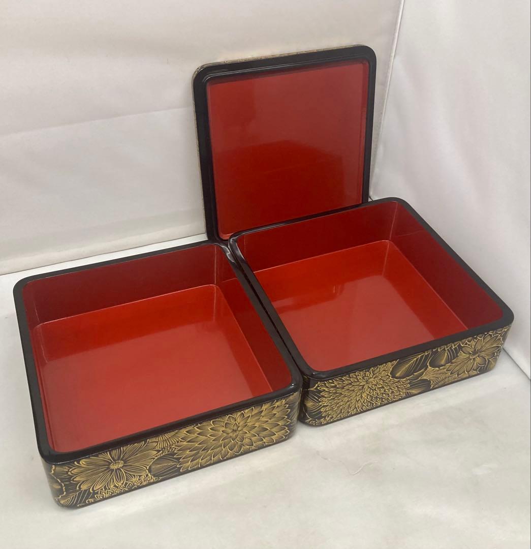 B519b「黒漆塗沈金菊尽 二段重箱」木製　輪島塗　紙箱　お節料理