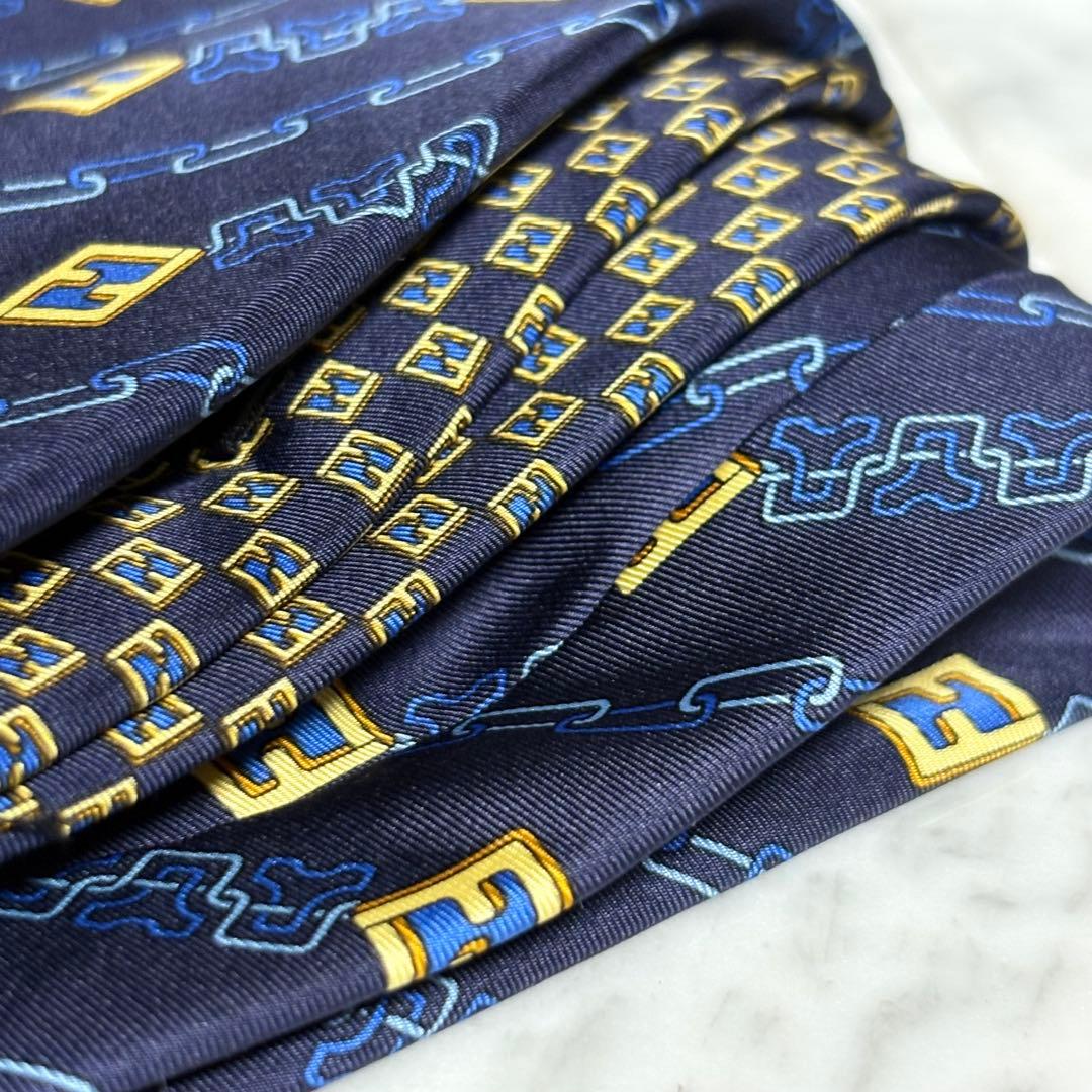 FENDI ネクタイ ネイビー ズッカ FFロゴ ストライプ パターン柄