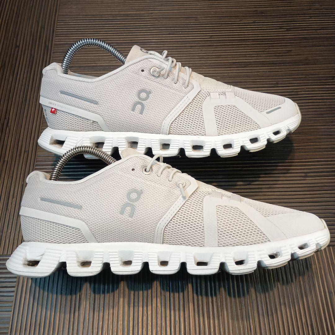 On CLOUD 5 オン クラウド5 ライトベージュ 24.5センチ