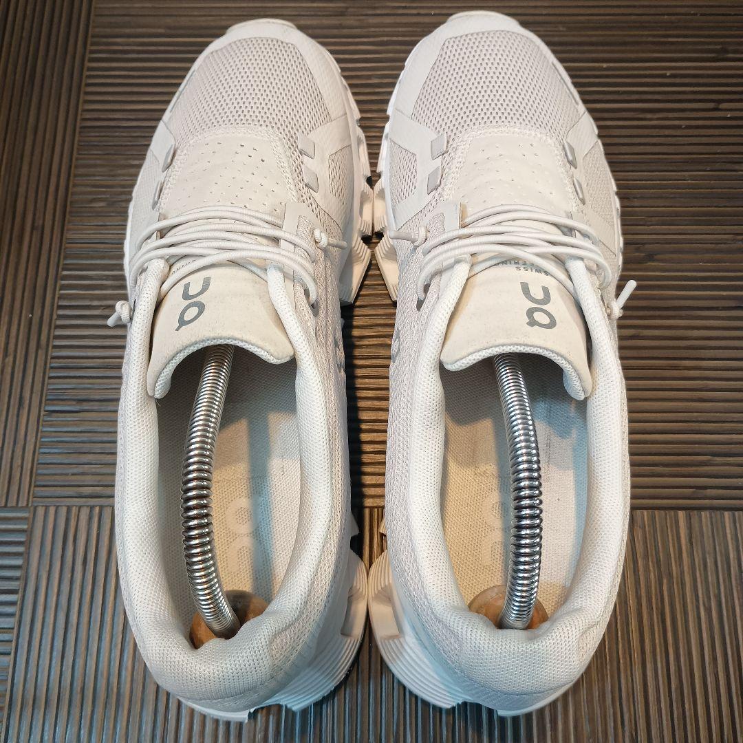 On CLOUD 5 オン クラウド5 ライトベージュ 24.5センチ