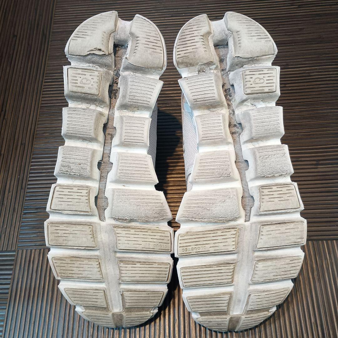 On CLOUD 5 オン クラウド5 ライトベージュ 24.5センチ