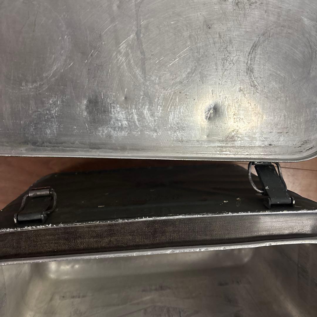 米軍　実物　フードコンテナ　破損箇所あり　送料無料