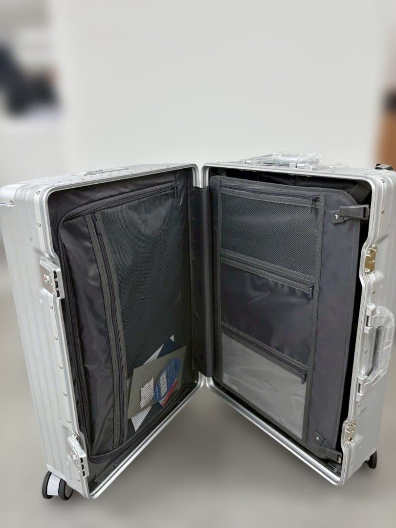 多機能キャリーケース【マットシルバーMサイズ】C8