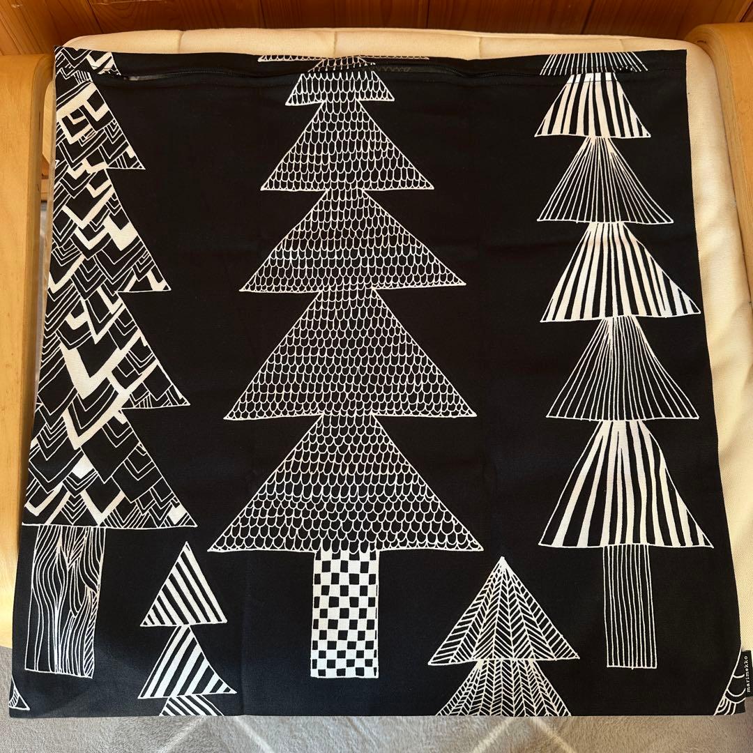 ２枚セット？マリメッコ　新品　クッションカバー　クーシコッサ もみの木　ブラック