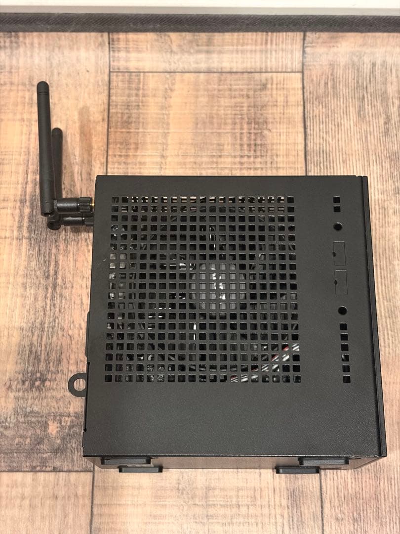 外観美品 ASRock Deskmini A300(メモリCPU付き)