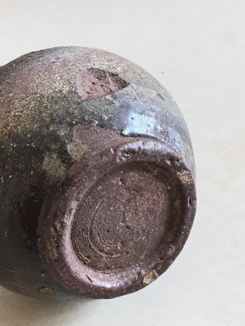 琉球 喜名焼締黒釉油壺　17世紀末－18世紀　　古陶　徳利