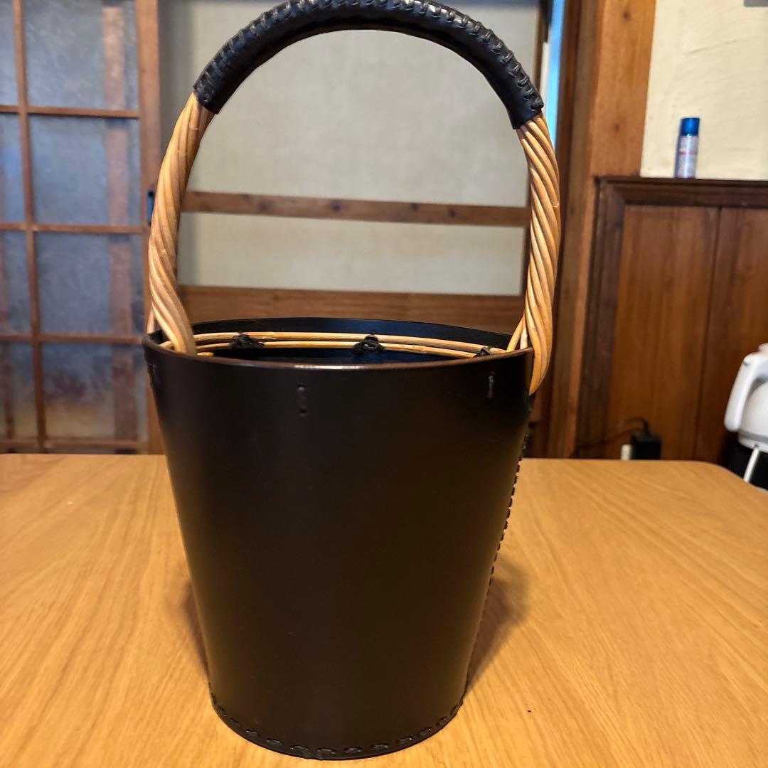 エバゴス　ブラックレザーカゴバック