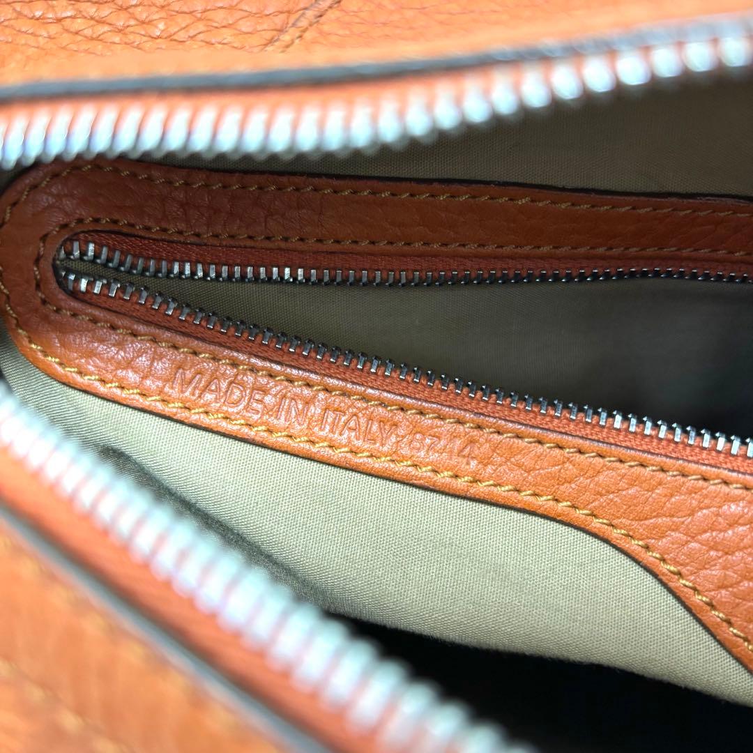 TOD'S トッズ ワンショルダーバッグ 2way ロゴ型押し シボ革 レザー