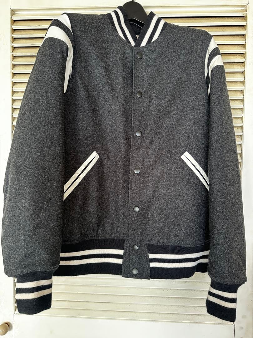 CINCHのスタジアムジャンパー グレー×ホワイトレザー