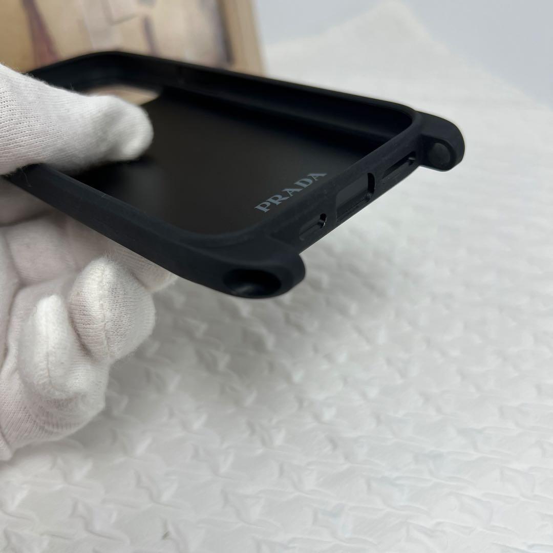 ぷーもん✨極美品✨PRADAプラダ　iPhone15Pro　スマホケース