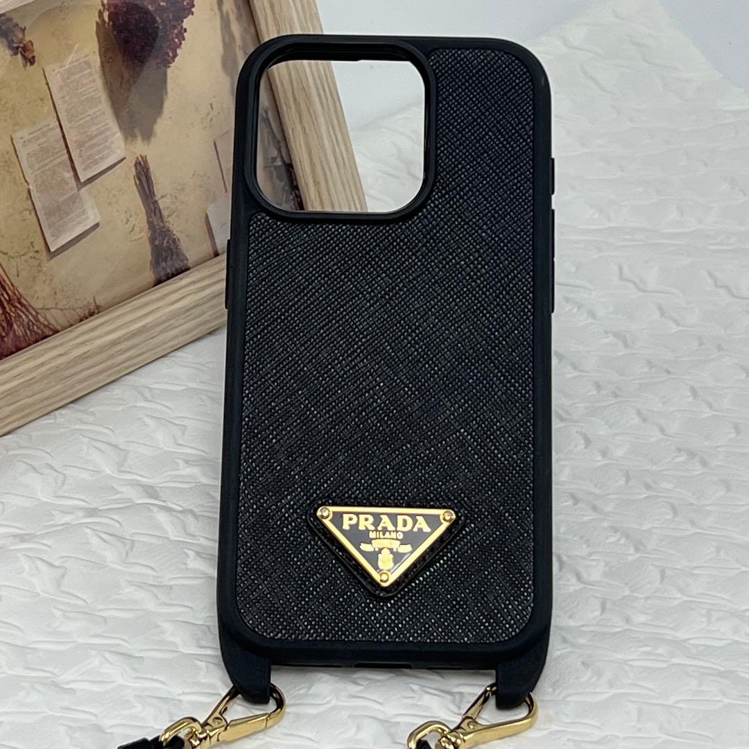 ぷーもん✨極美品✨PRADAプラダ　iPhone15Pro　スマホケース