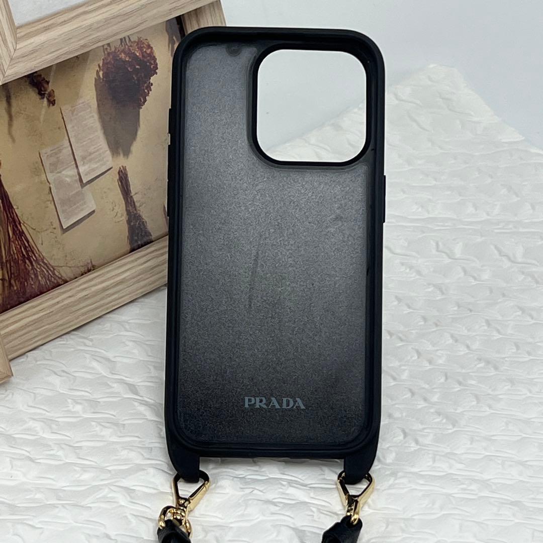 ぷーもん✨極美品✨PRADAプラダ　iPhone15Pro　スマホケース