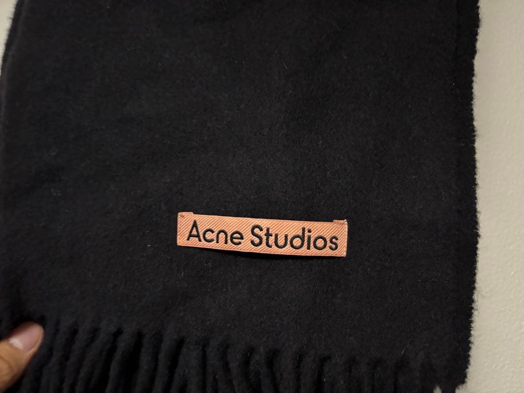 Acne Studiosマフラー