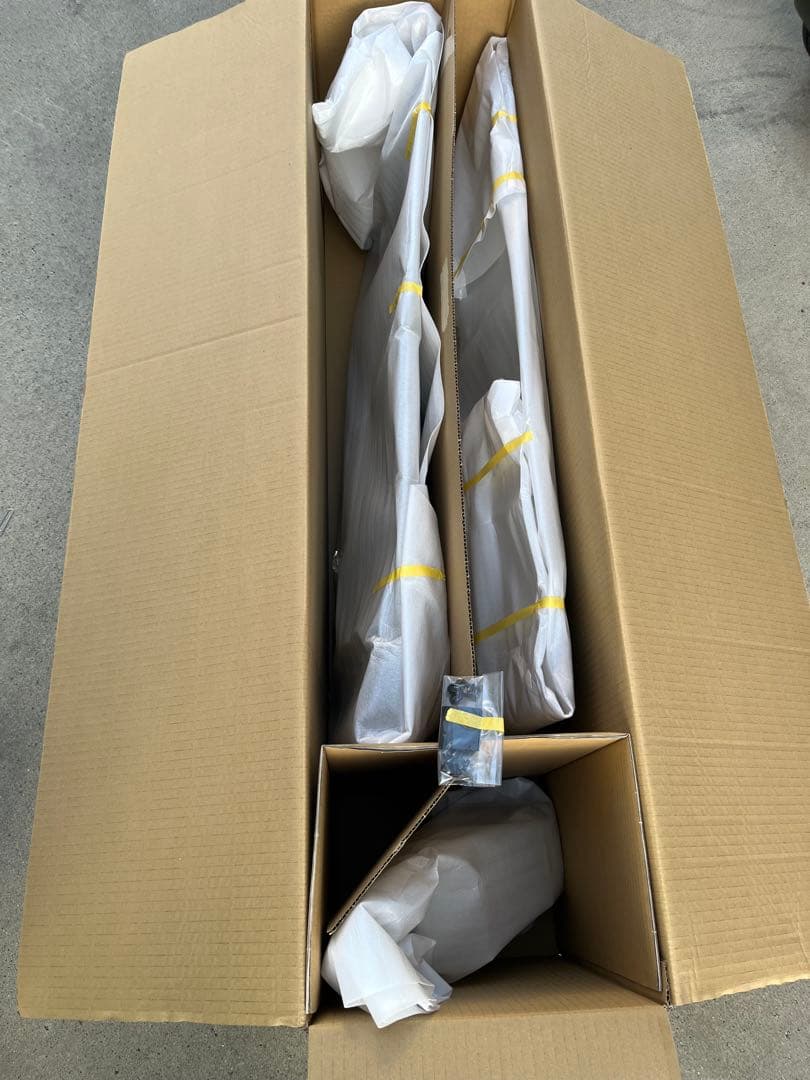 トヨタ　モデリスタサイドスカート　左のみ　エスクァイア　ホワイトパール