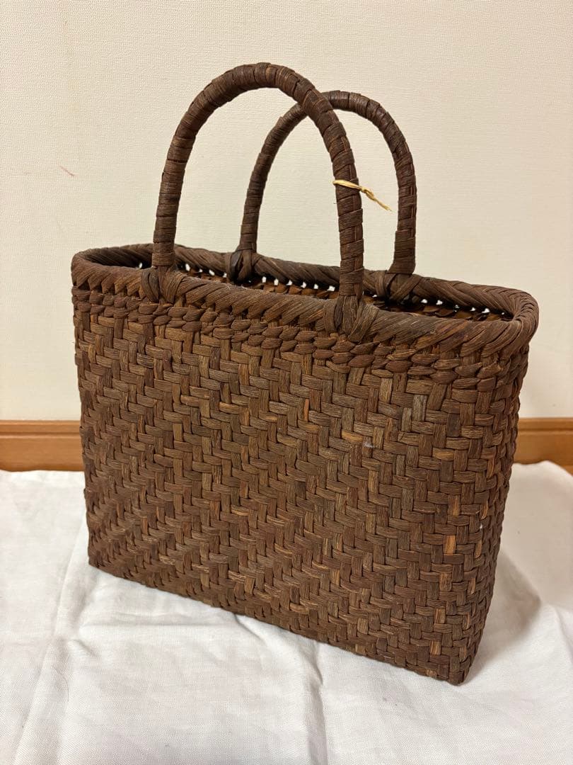 新品未使用　山葡萄かごバッグ 国産