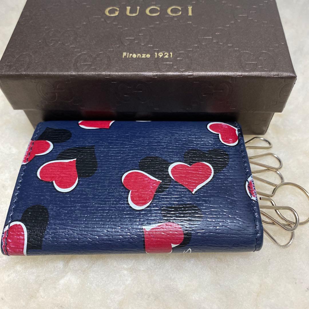 グッチ　GUCCI　６連キーケース　ハートビートプリント　レザー