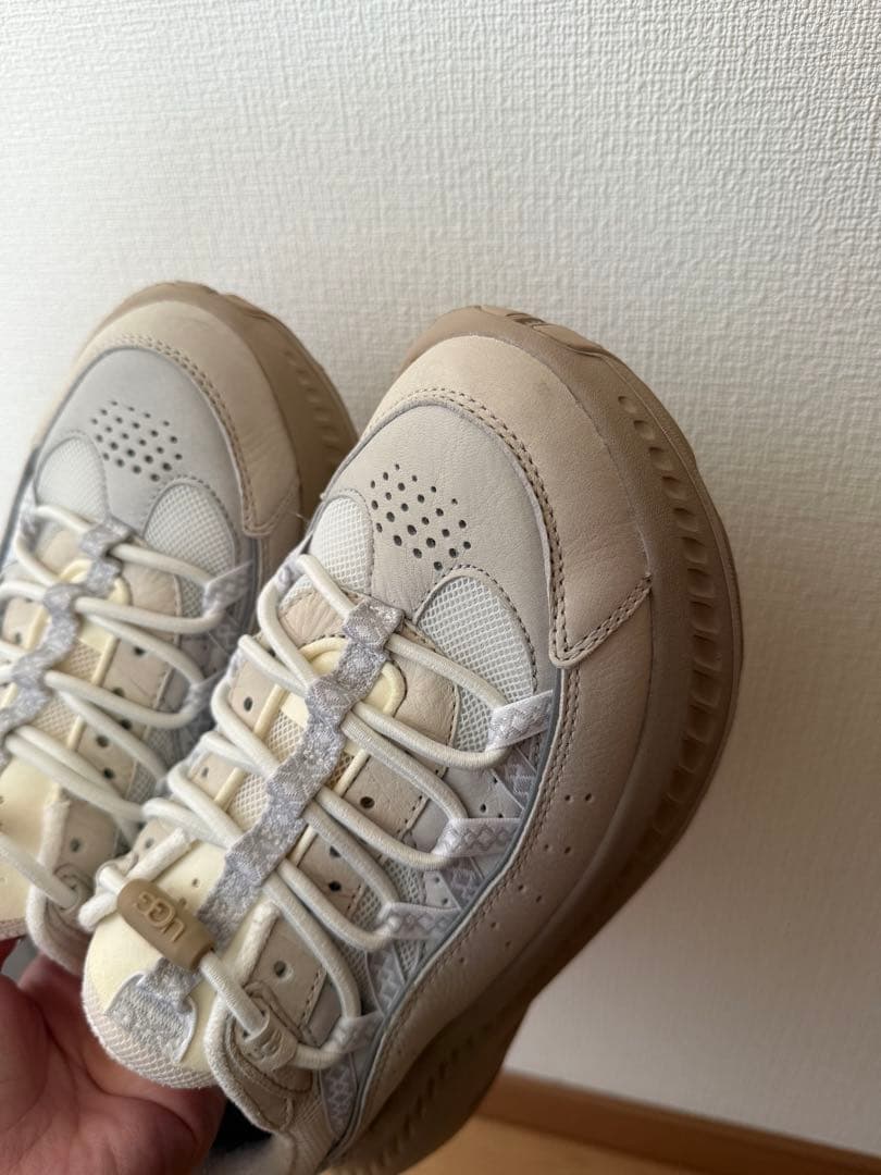 【UGG for emmi】CA805 V2 Remix 23.5cm