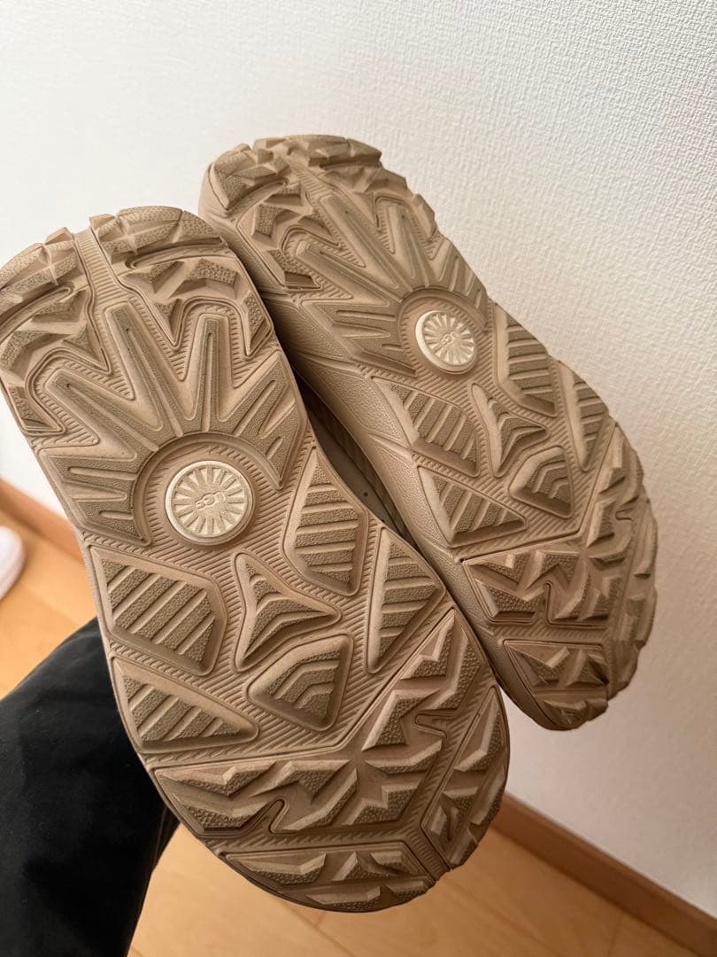 【UGG for emmi】CA805 V2 Remix 23.5cm