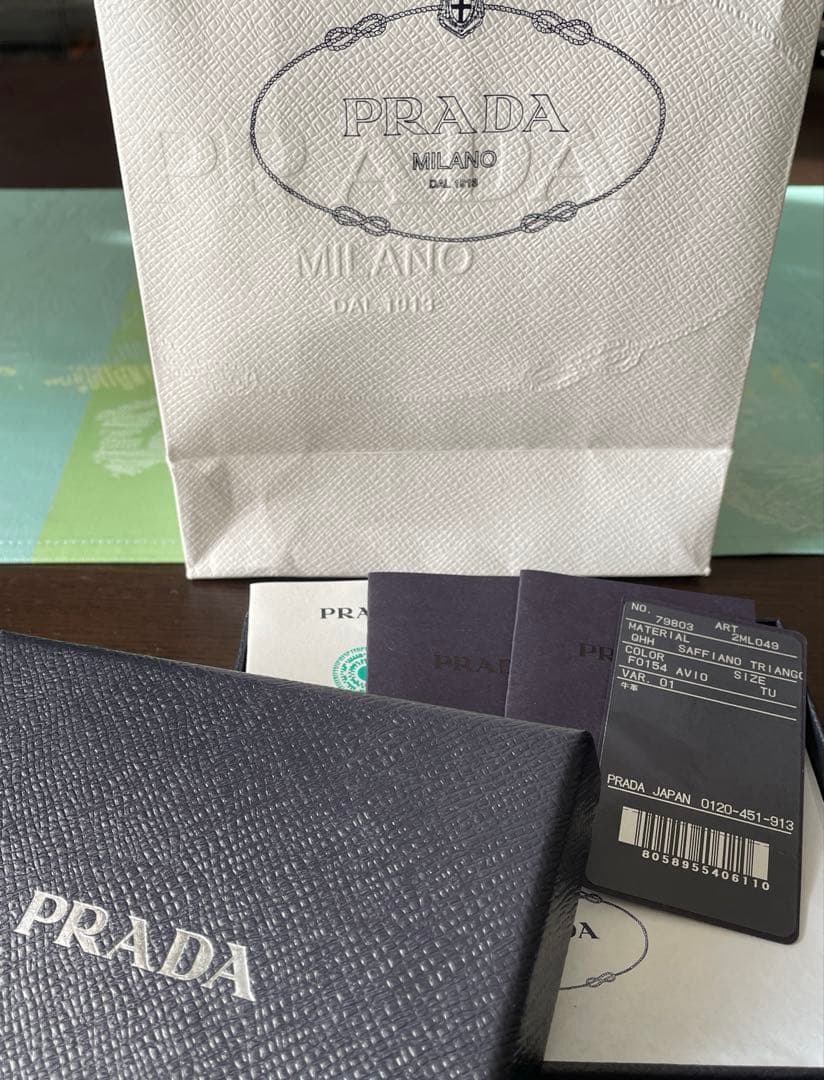 PRADA サフィアーノトライアングル ロゴ コンパクトウォレット