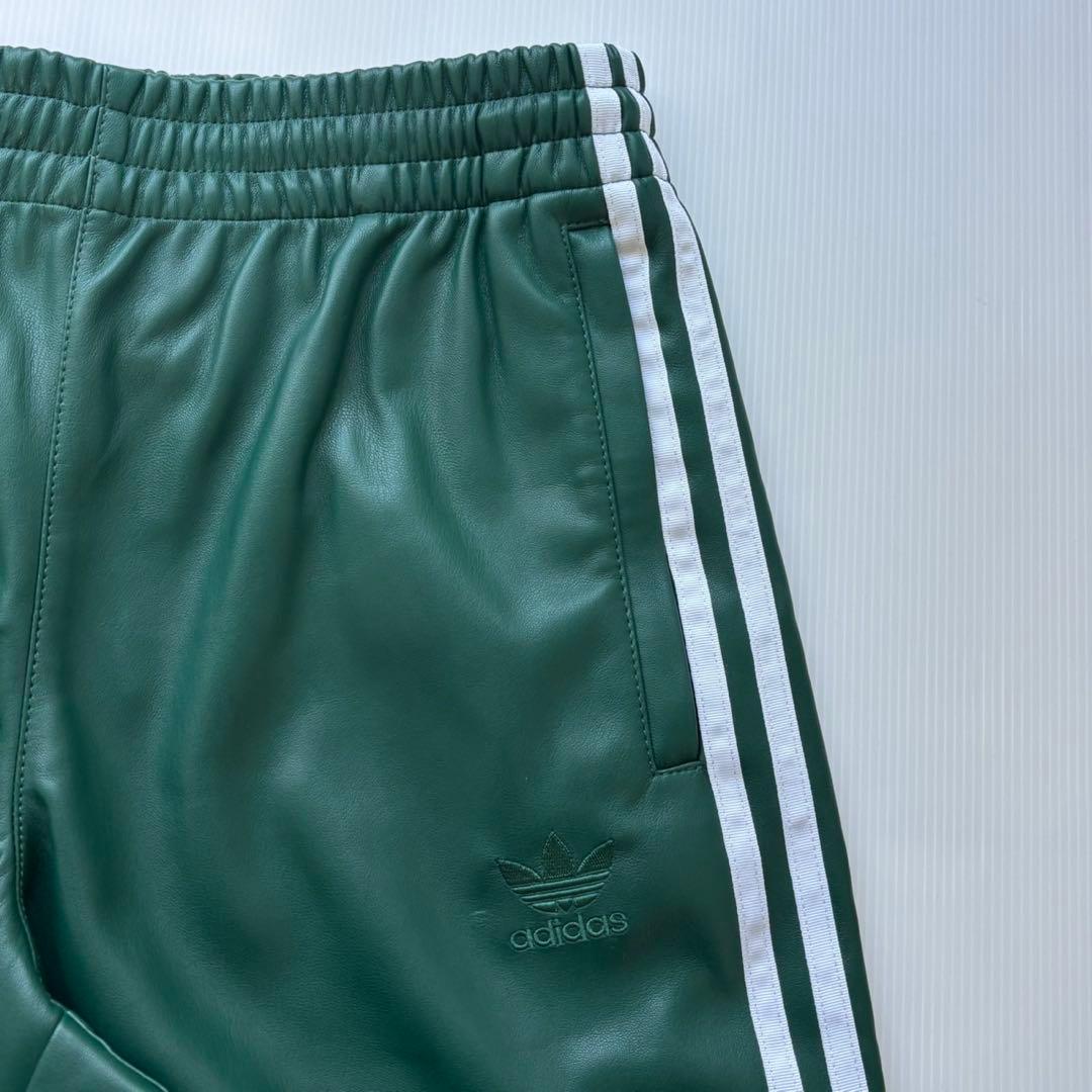 新品　adidas フェイクレザー ファイヤーバード トラックスーツパンツ緑L