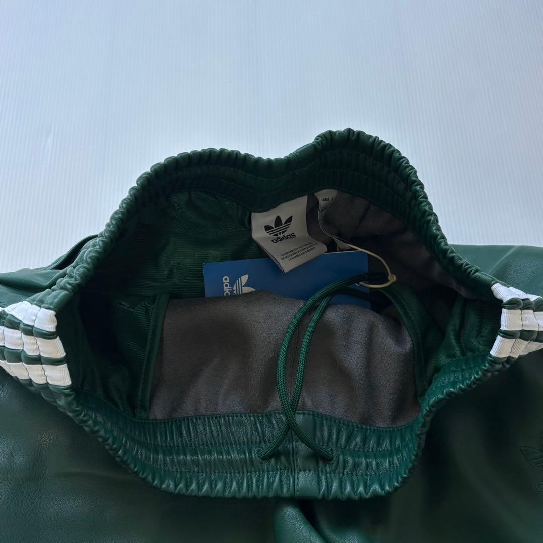 新品　adidas フェイクレザー ファイヤーバード トラックスーツパンツ緑L