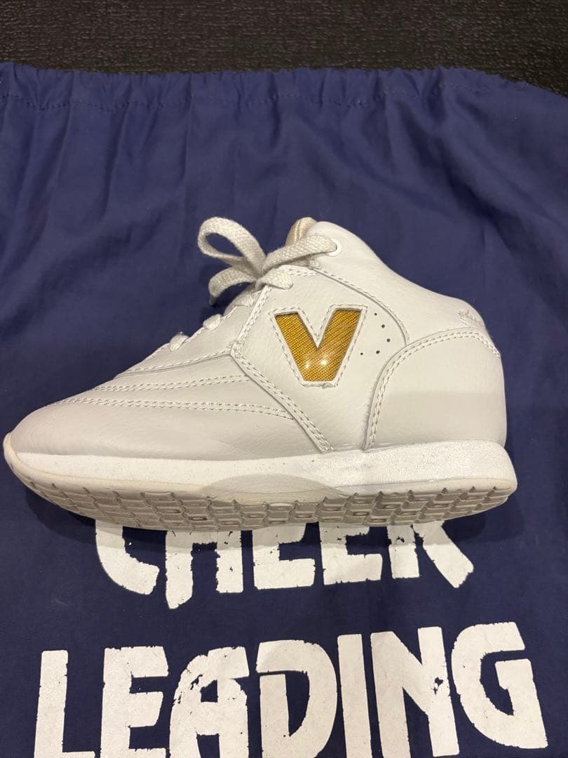 【‼️値下げ‼️】チアリーディングシューズ　varsity 19.0cm