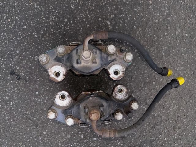 Ｏｎｏ！　スバル純正　スミトモ　リヤ２ポットキャリパー　ブラケ付