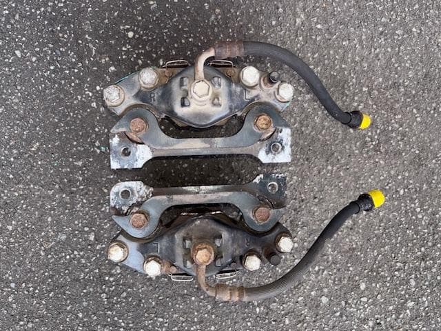 Ｏｎｏ！　スバル純正　スミトモ　リヤ２ポットキャリパー　ブラケ付