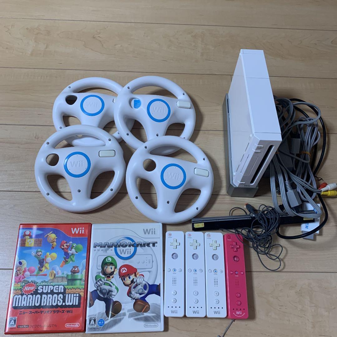 Wii 本体、カセット、マリオカートハンドル