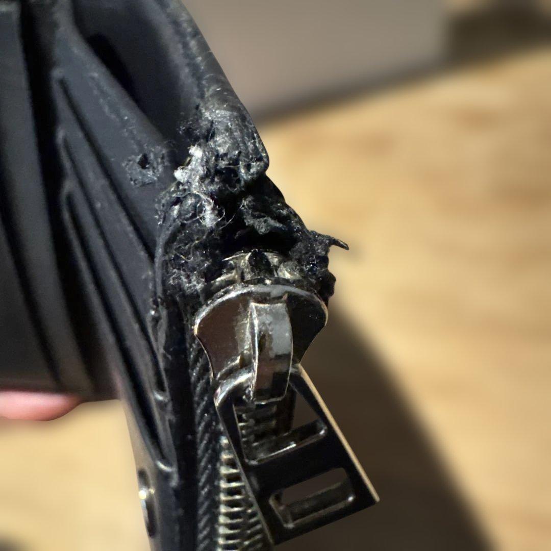 LOEWE ブラック 二つ折り財布