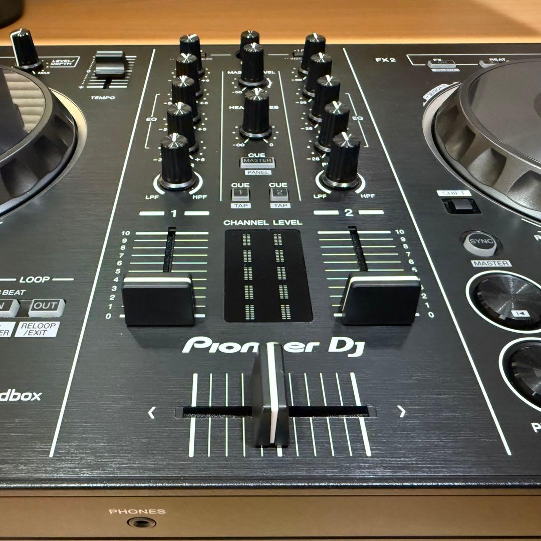 Pioneer DJ DDJ-RB コントローラー