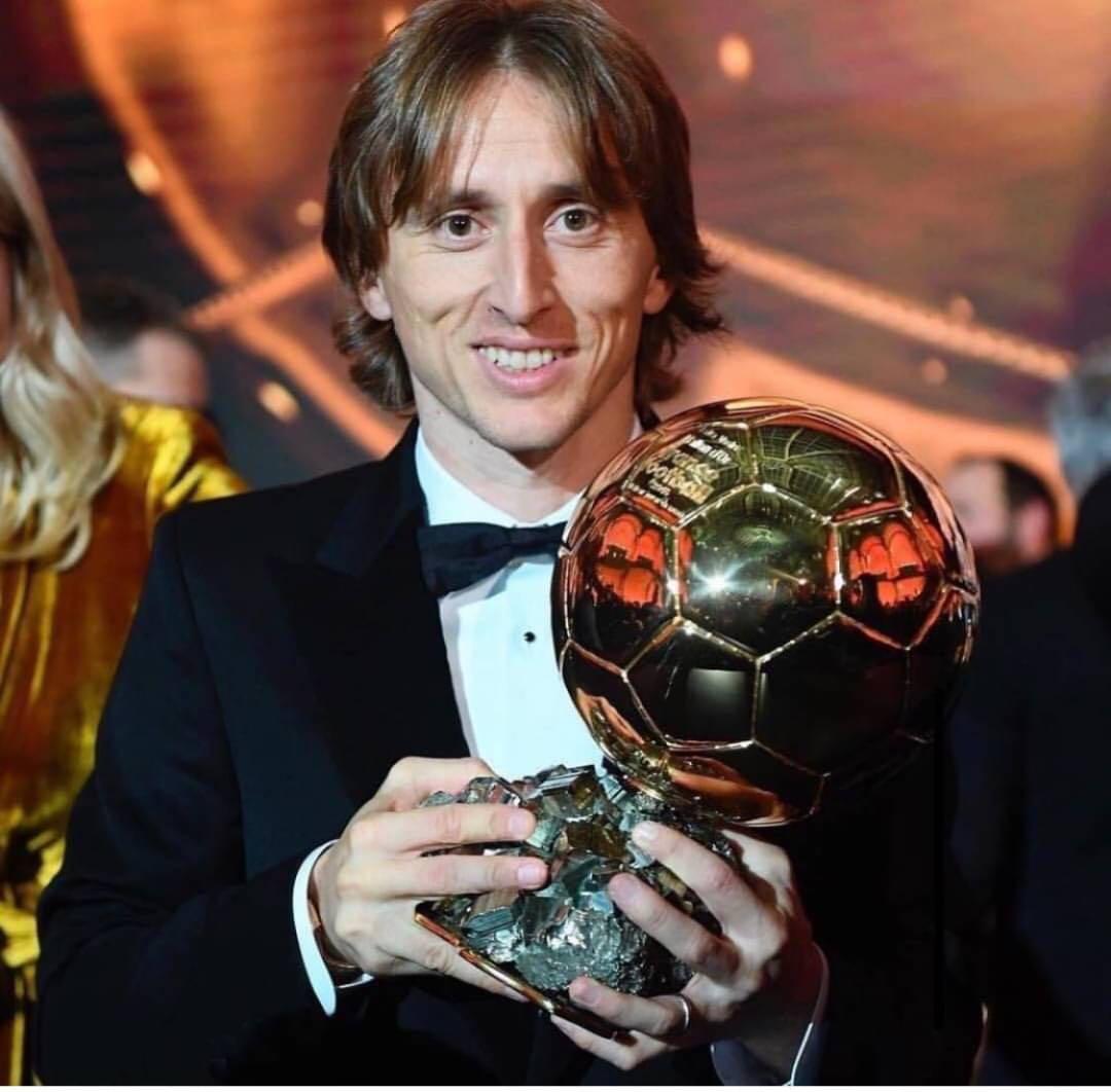 新品正規品　18-19　レアルマドリード　10番　ルカ・モドリッチ　ユニフォーム