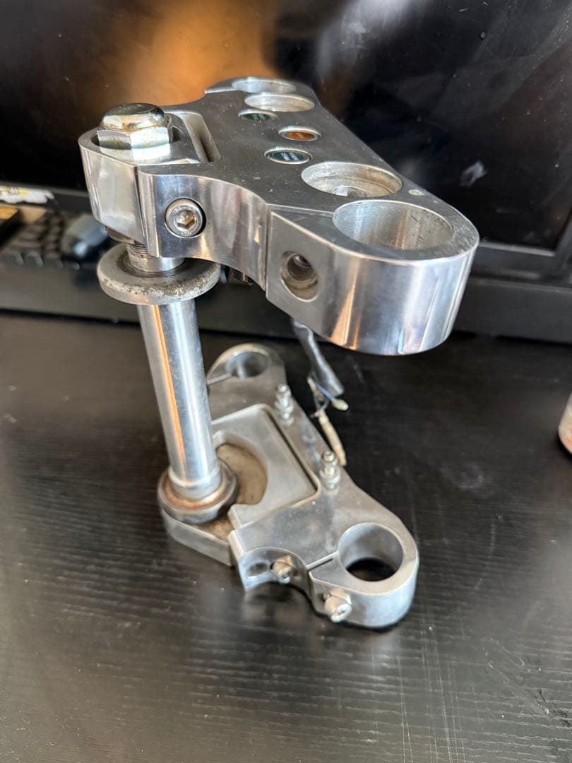 SR400 トリプルツリー 鏡面仕上げ