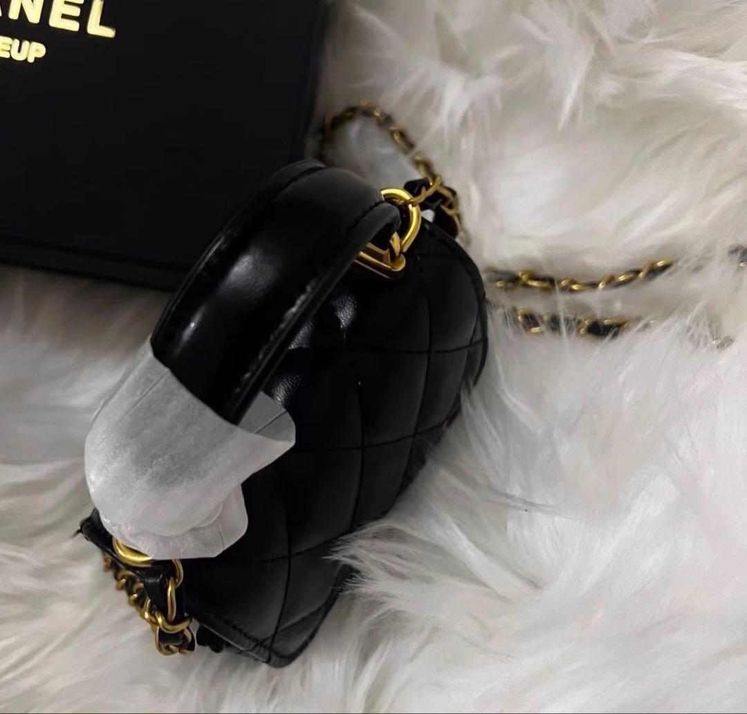 CHANEL VIP非売品　ノベルティバック　ブラックレザー ミニバッグ　ミラー