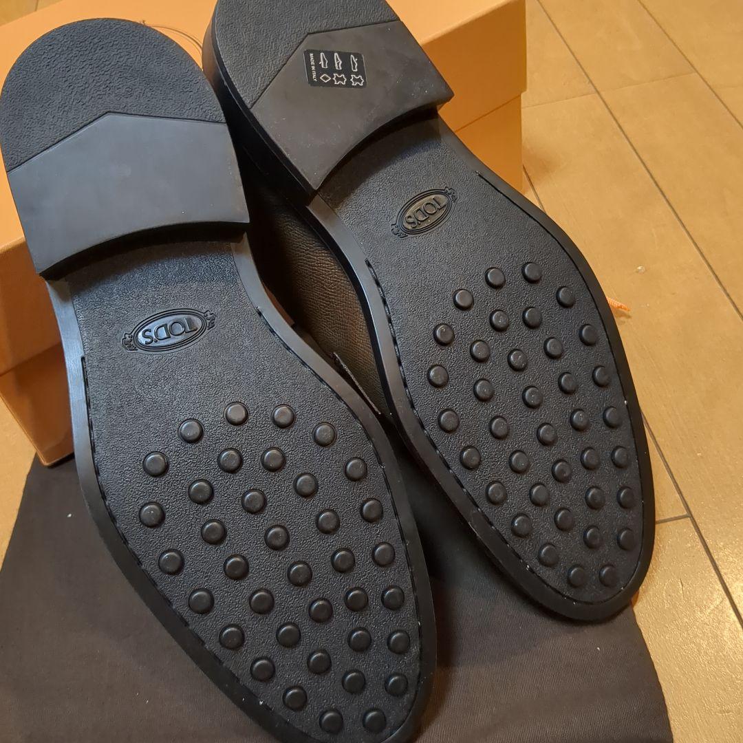 大幅値下げ。未使用TOD'S ビジネス サイズ8ハーフ定価12万