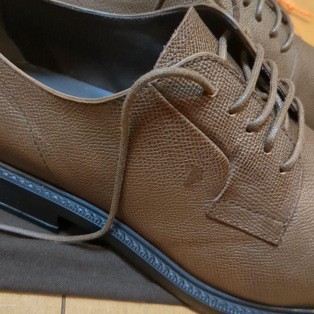 大幅値下げ。未使用TOD'S ビジネス サイズ8ハーフ定価12万