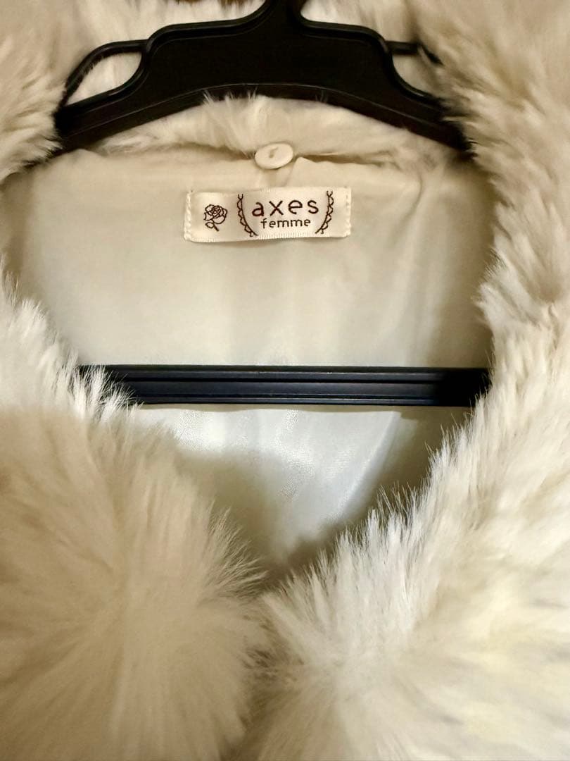 アクシーズファム　ファー襟付きケープコート