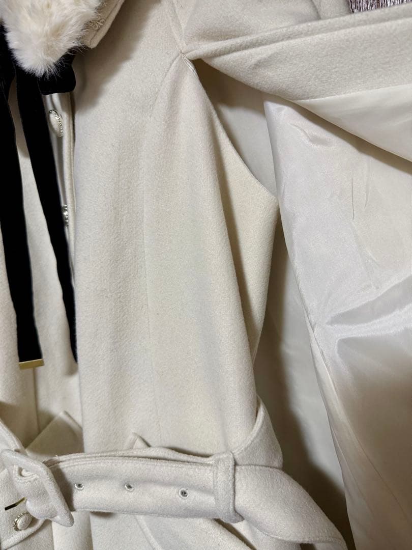 アクシーズファム　ファー襟付きケープコート