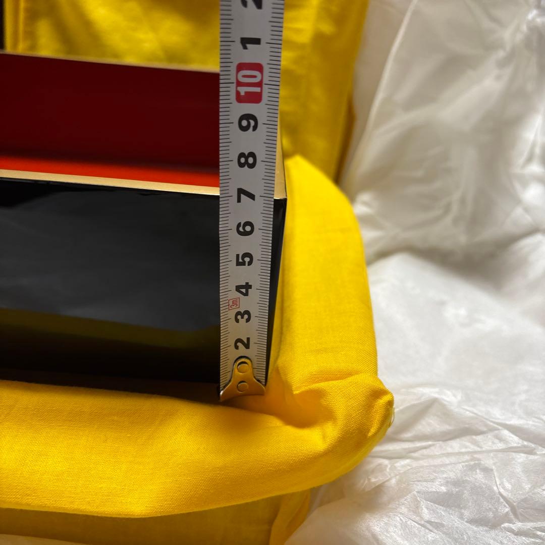 輪島塗の御重（お重箱）紋入、重台付き