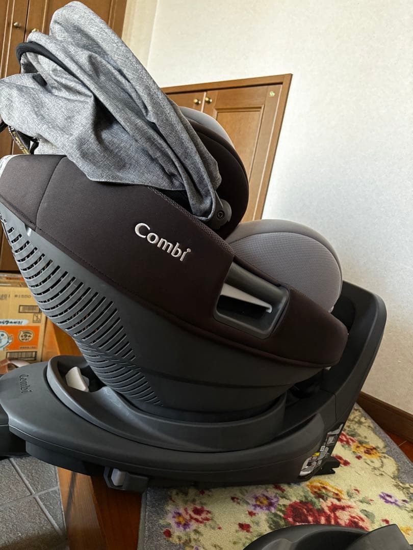 楓様専　コンビ ザエス Air ISOFIX 　ロッタ　ZD チャイルドシート