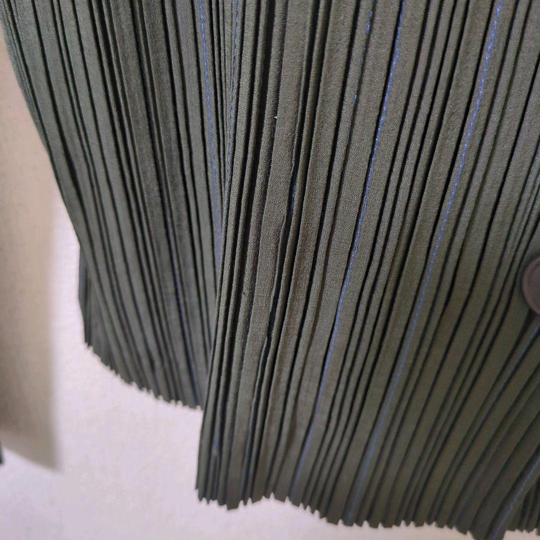 *ISSEY MIYAKE* プリーツジャケット　ブルーステッチ