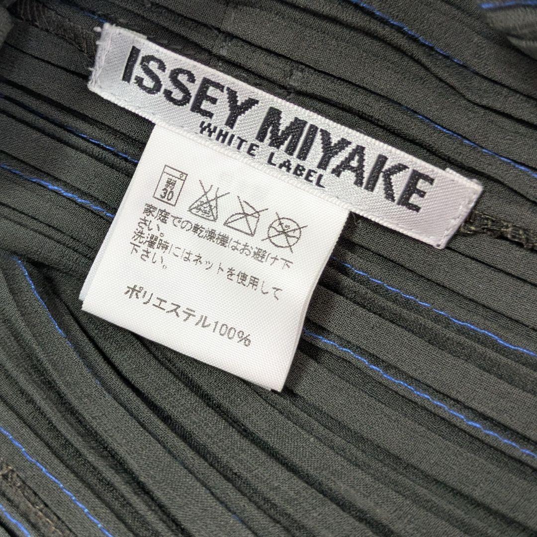*ISSEY MIYAKE* プリーツジャケット　ブルーステッチ