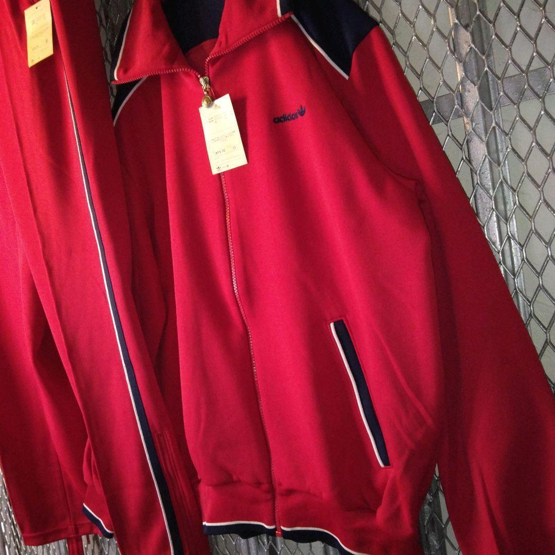 Ｏ・LL《大きなサイズ》【デサントアディダス・セットアップ】ロゴ刺繍・立体ライン